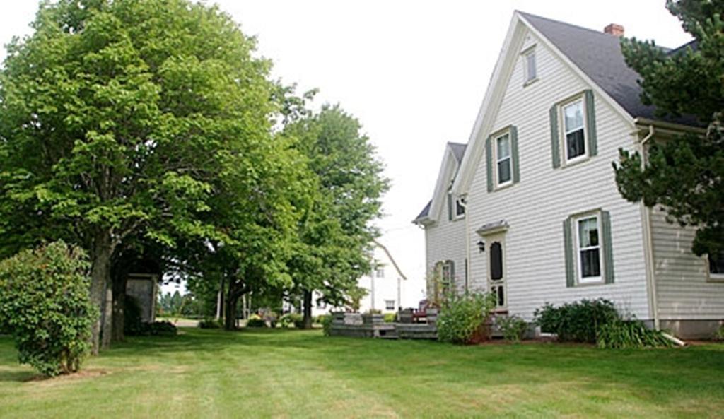 A Country Home Inn The City Charlottetown Exterior photo